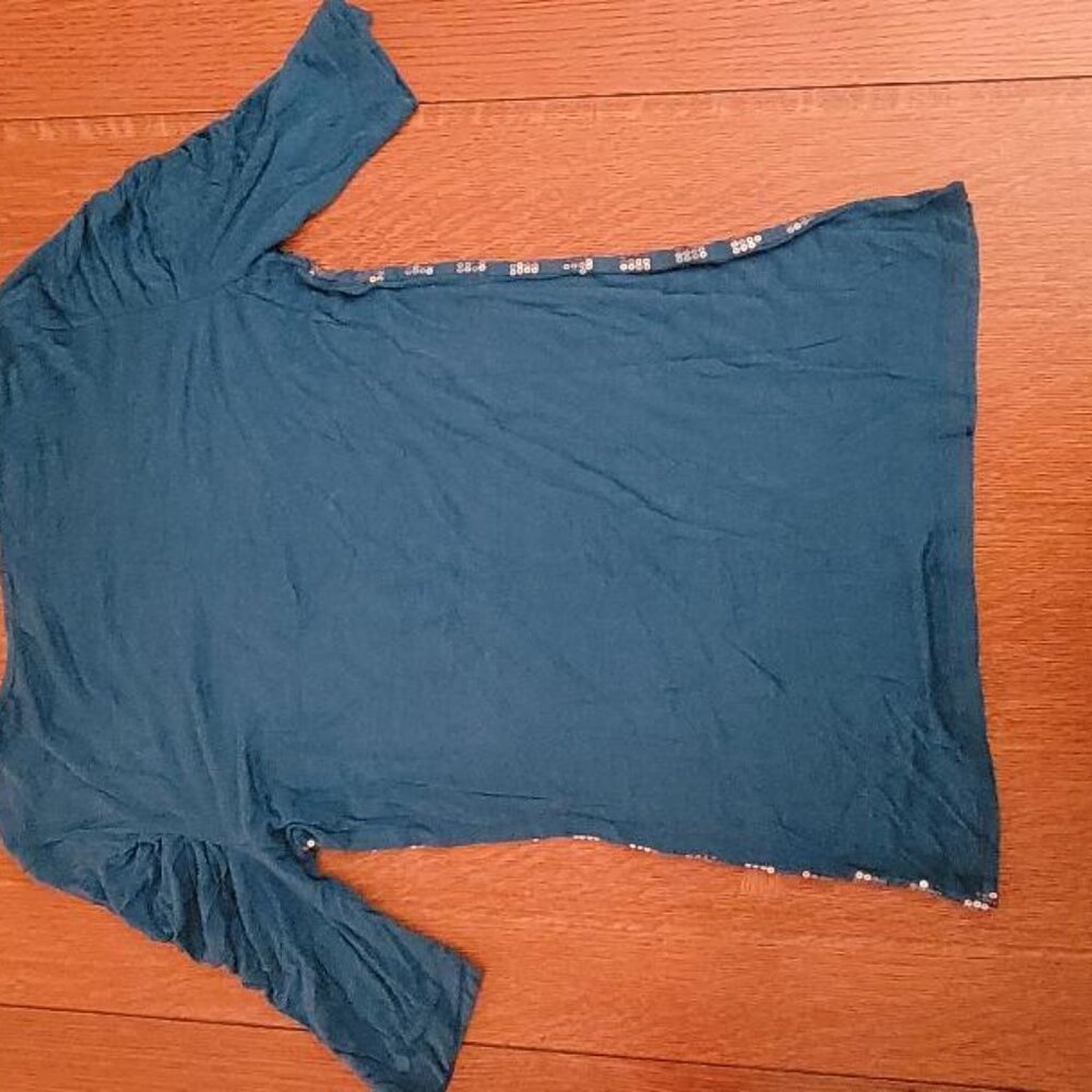 Tops - Picture 3 of 3